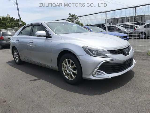 TOYOTA MARK X 2018 Image 12