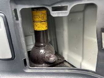 TOYOTA HIACE BUS 2013 Image 11