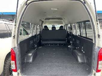 TOYOTA HIACE BUS 2013 Image 13