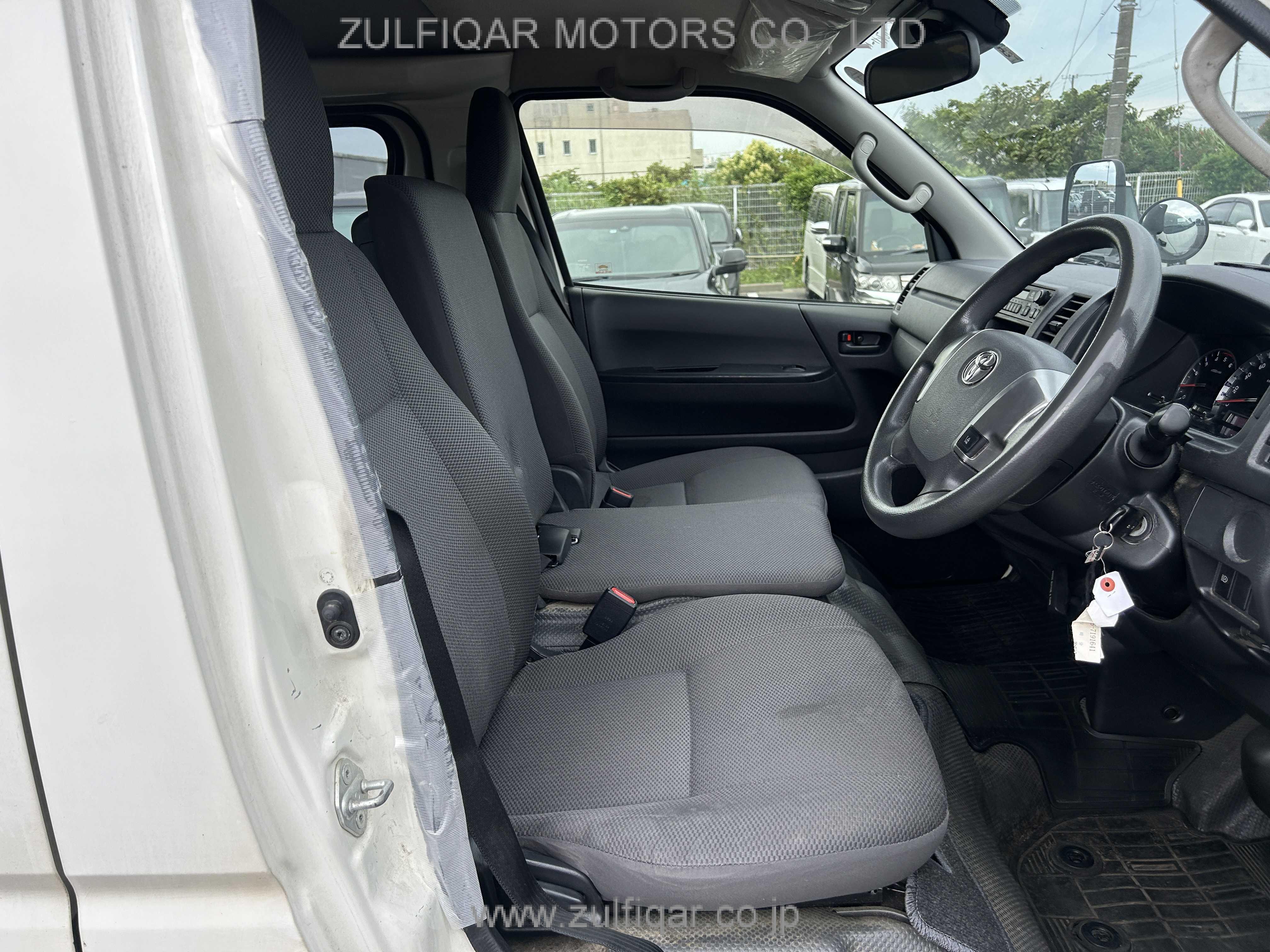 TOYOTA HIACE 2018 Image 20