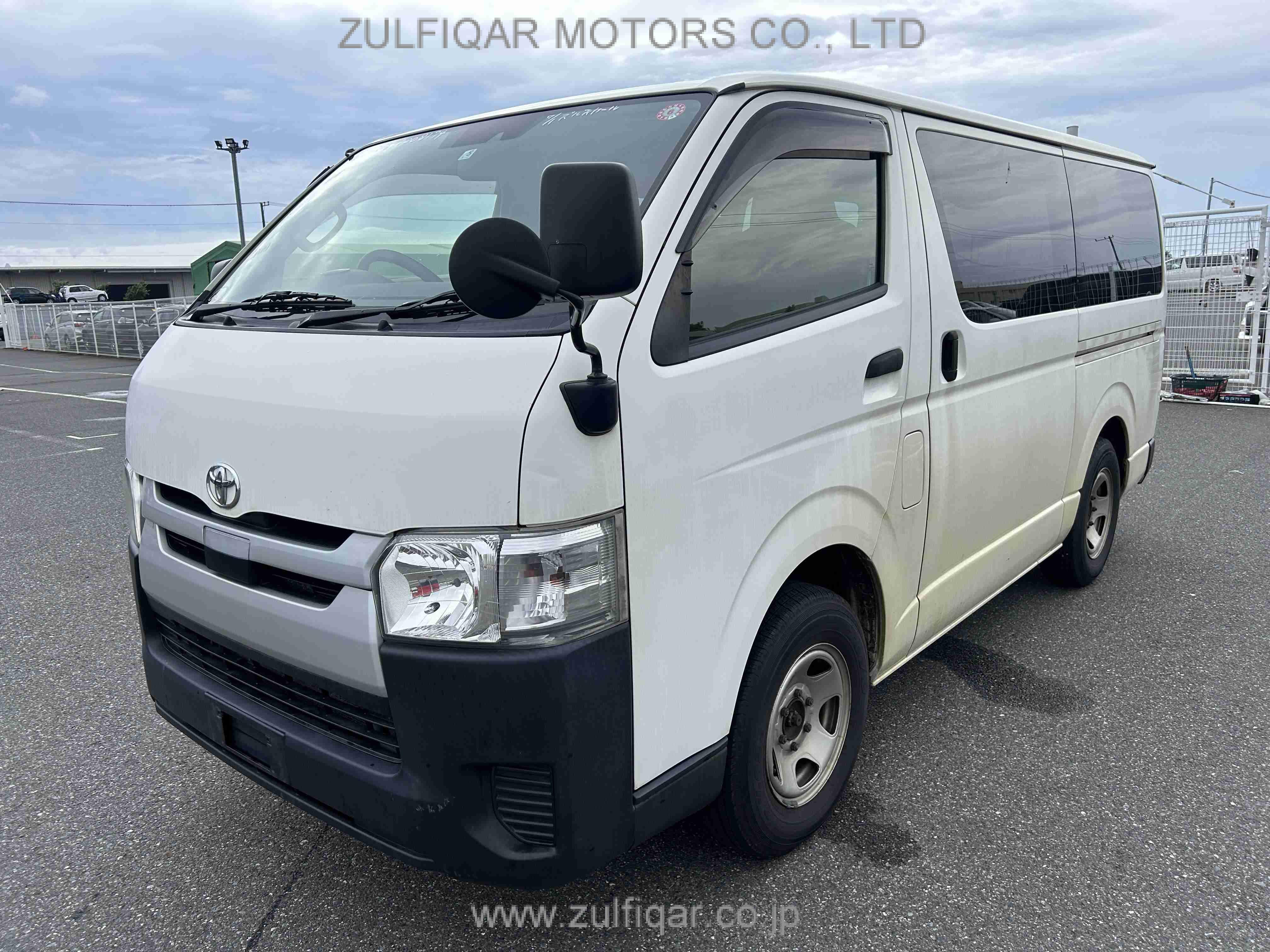 TOYOTA HIACE 2018 Image 9