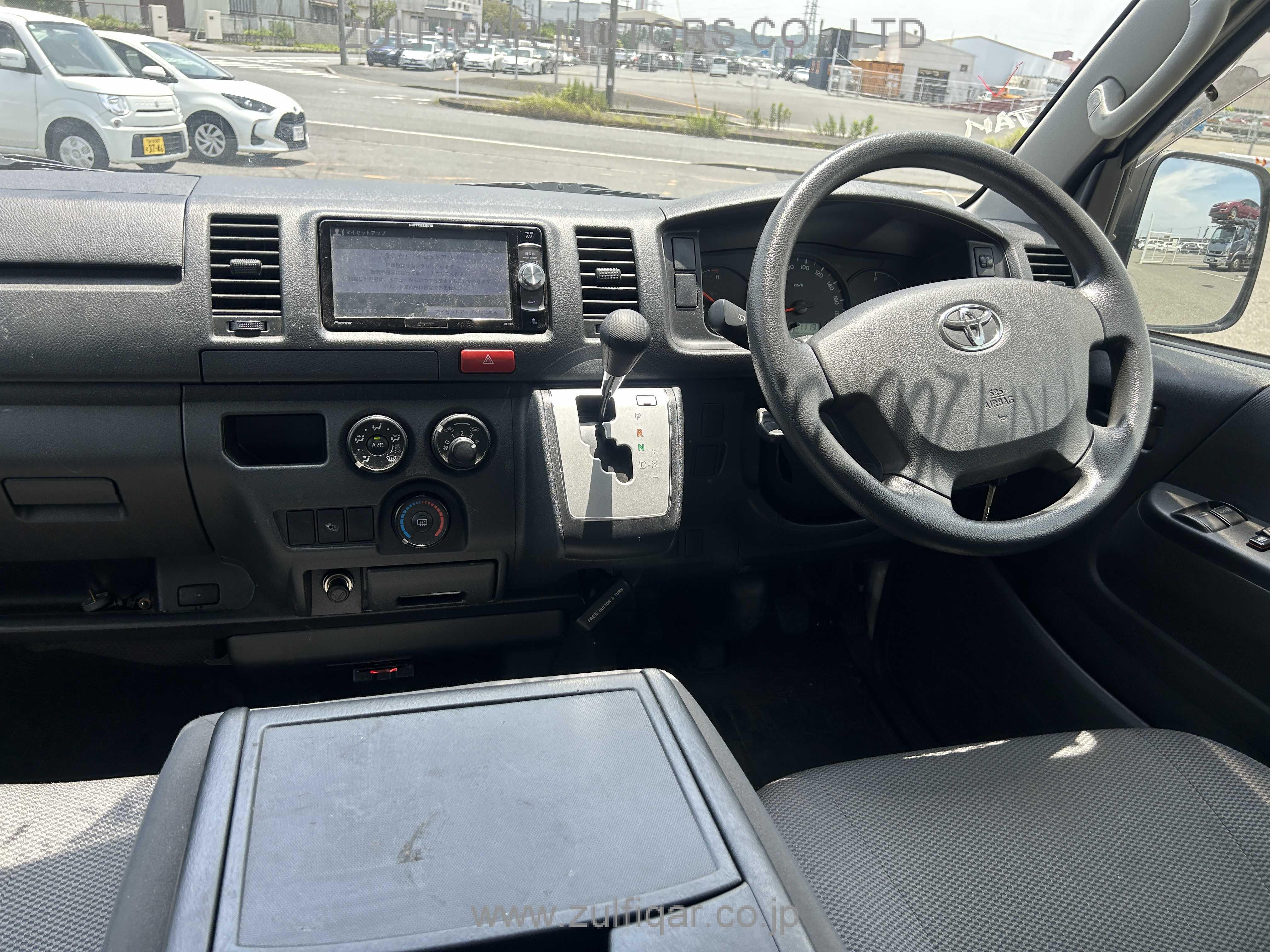 TOYOTA HIACE 2016 Image 20