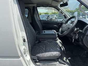 TOYOTA HIACE 2016 Image 13