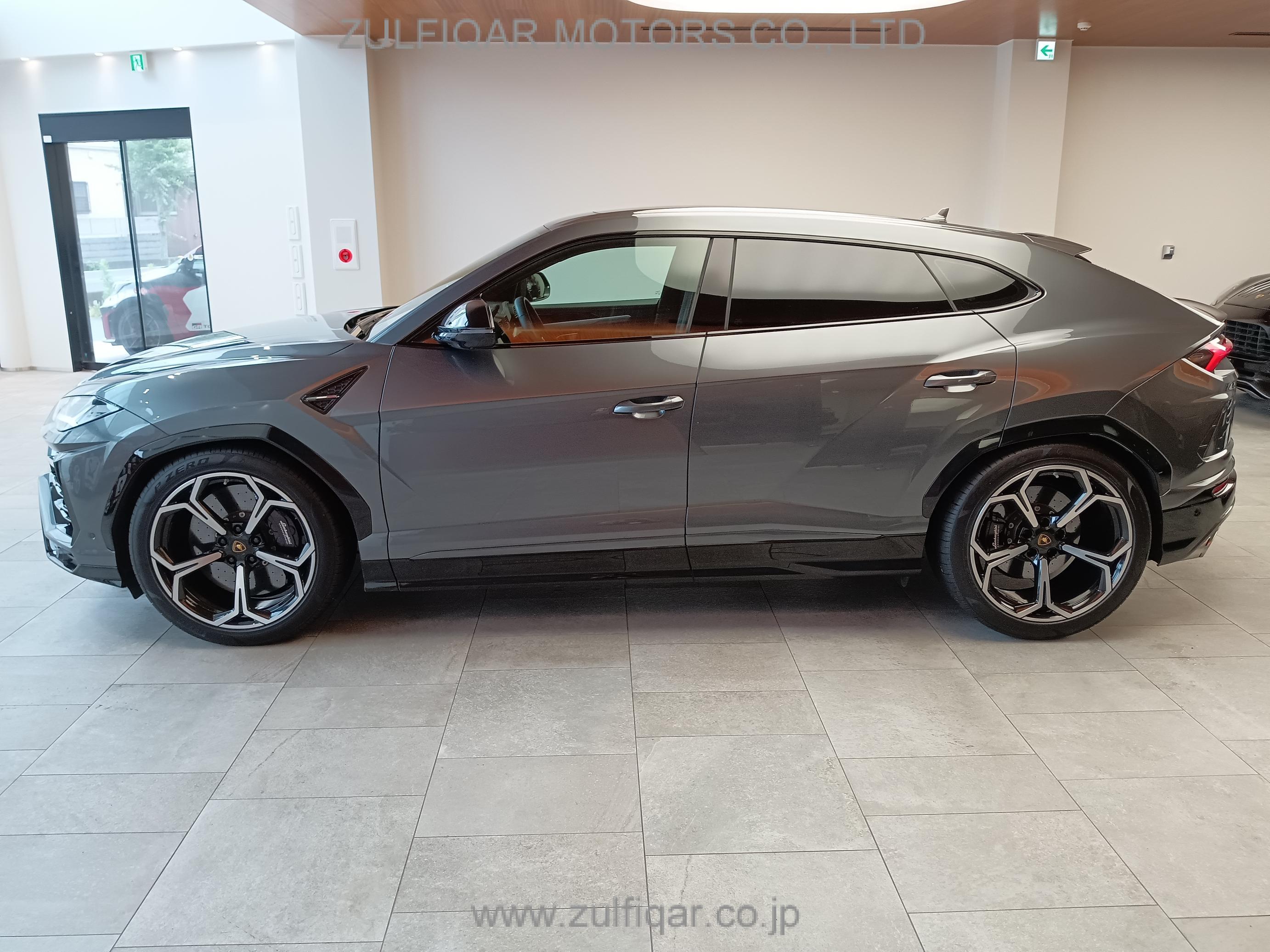 LAMBORGHINI URUS 2019 Image 12