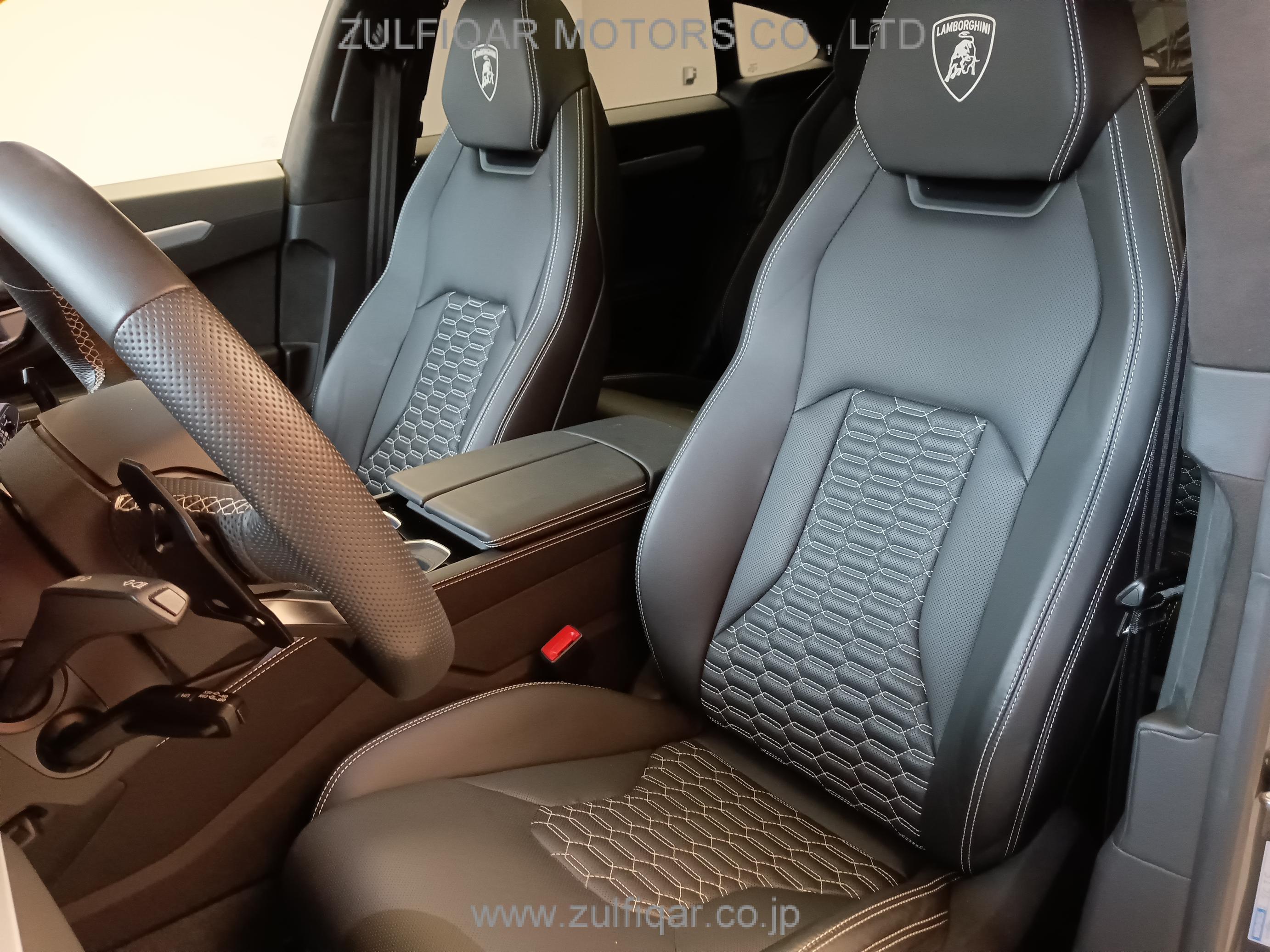 LAMBORGHINI URUS 2019 Image 25