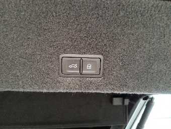 LAMBORGHINI URUS 2019 Image 25