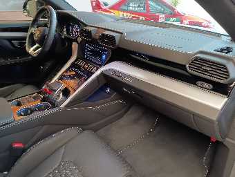 LAMBORGHINI URUS 2019 Image 30