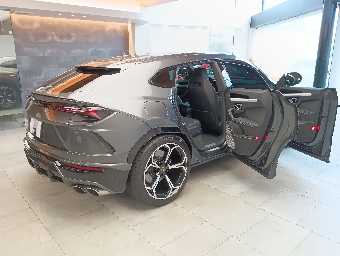 LAMBORGHINI URUS 2019 Image 6