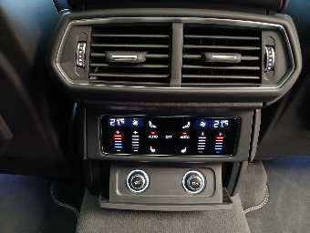 LAMBORGHINI URUS 2019 Image 48