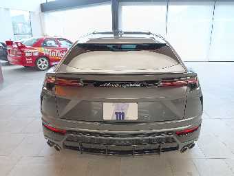 LAMBORGHINI URUS 2019 Image 8