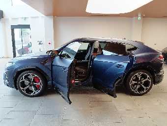 LAMBORGHINI URUS 2022 Image 11
