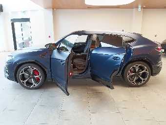 LAMBORGHINI URUS 2022 Image 13