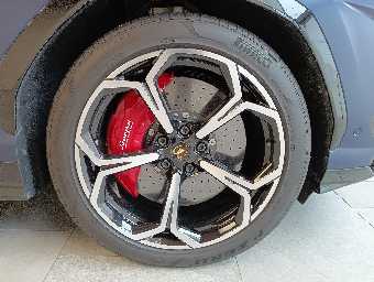 LAMBORGHINI URUS 2022 Image 18