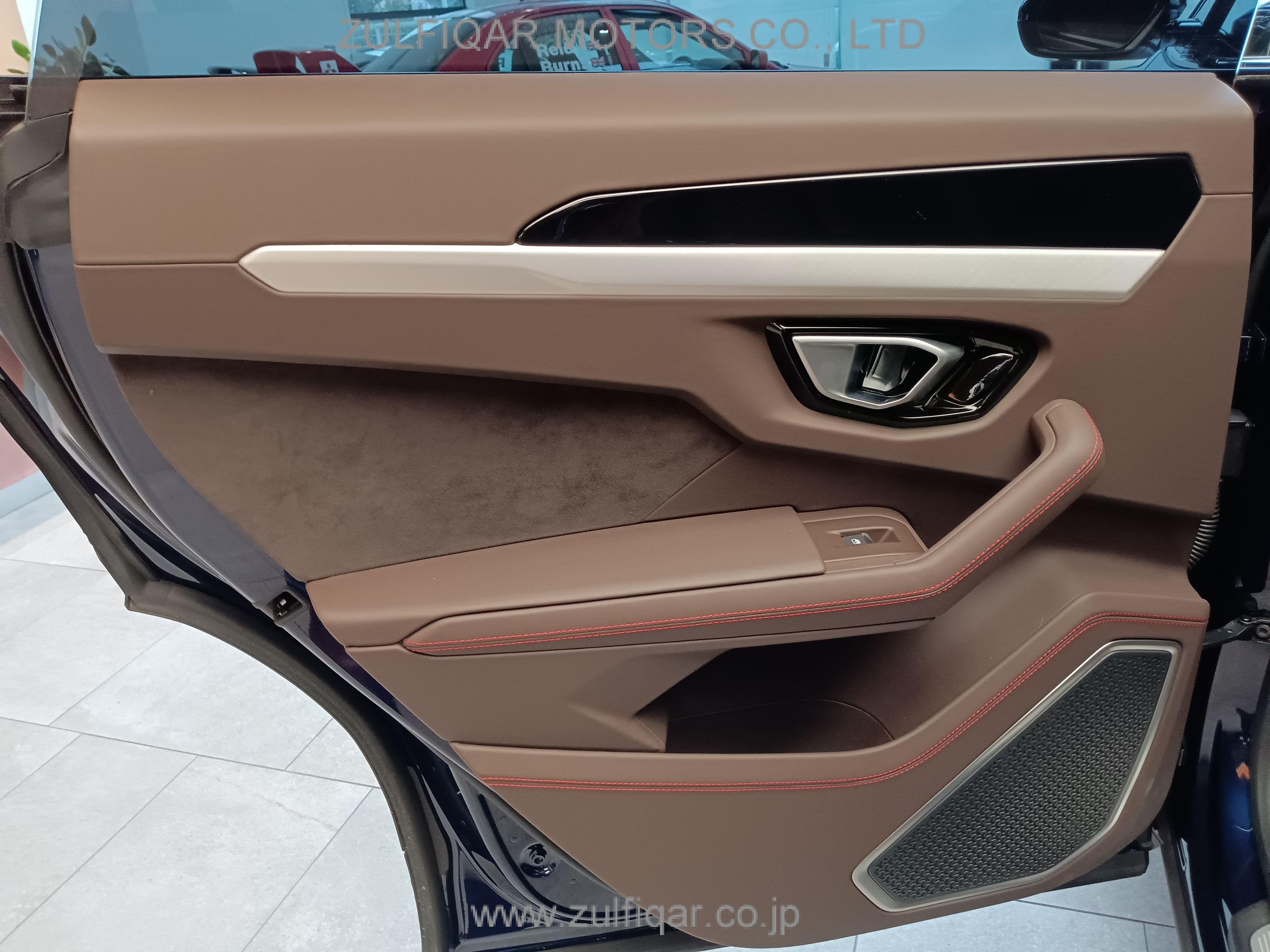 LAMBORGHINI URUS 2022 Image 32