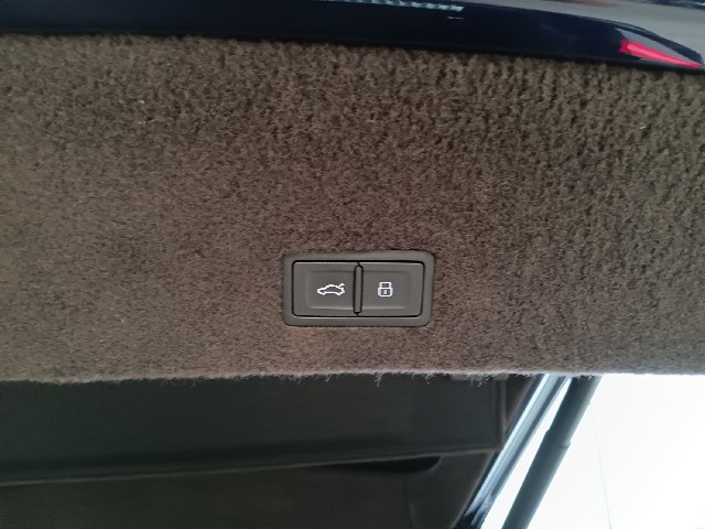 LAMBORGHINI URUS 2022 Image 34