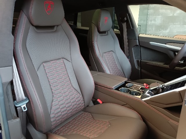 LAMBORGHINI URUS 2022 Image 41
