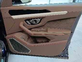 LAMBORGHINI URUS 2022 Image 36