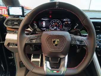 LAMBORGHINI URUS 2022 Image 51