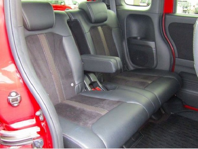 HONDA N-BOX CUSTOM 2020 Image 26