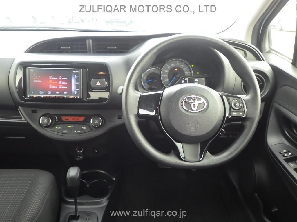 TOYOTA VITZ 2019 Image 19