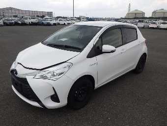 TOYOTA VITZ 2019 Image 10