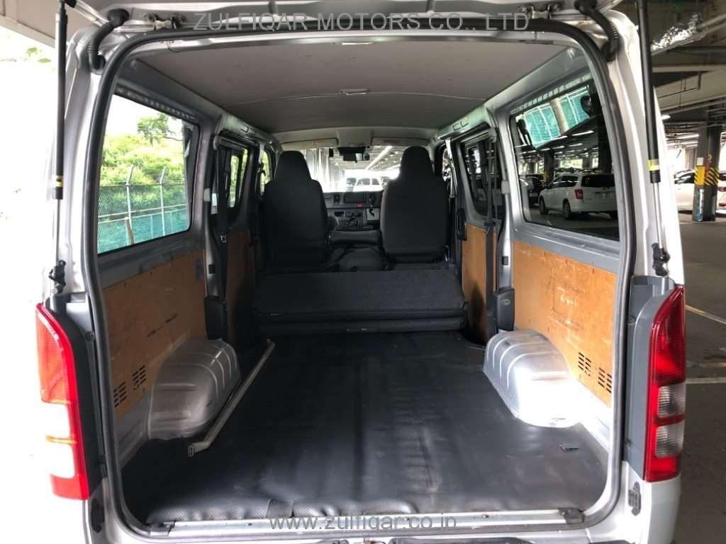 TOYOTA HIACE 2019 Image 8