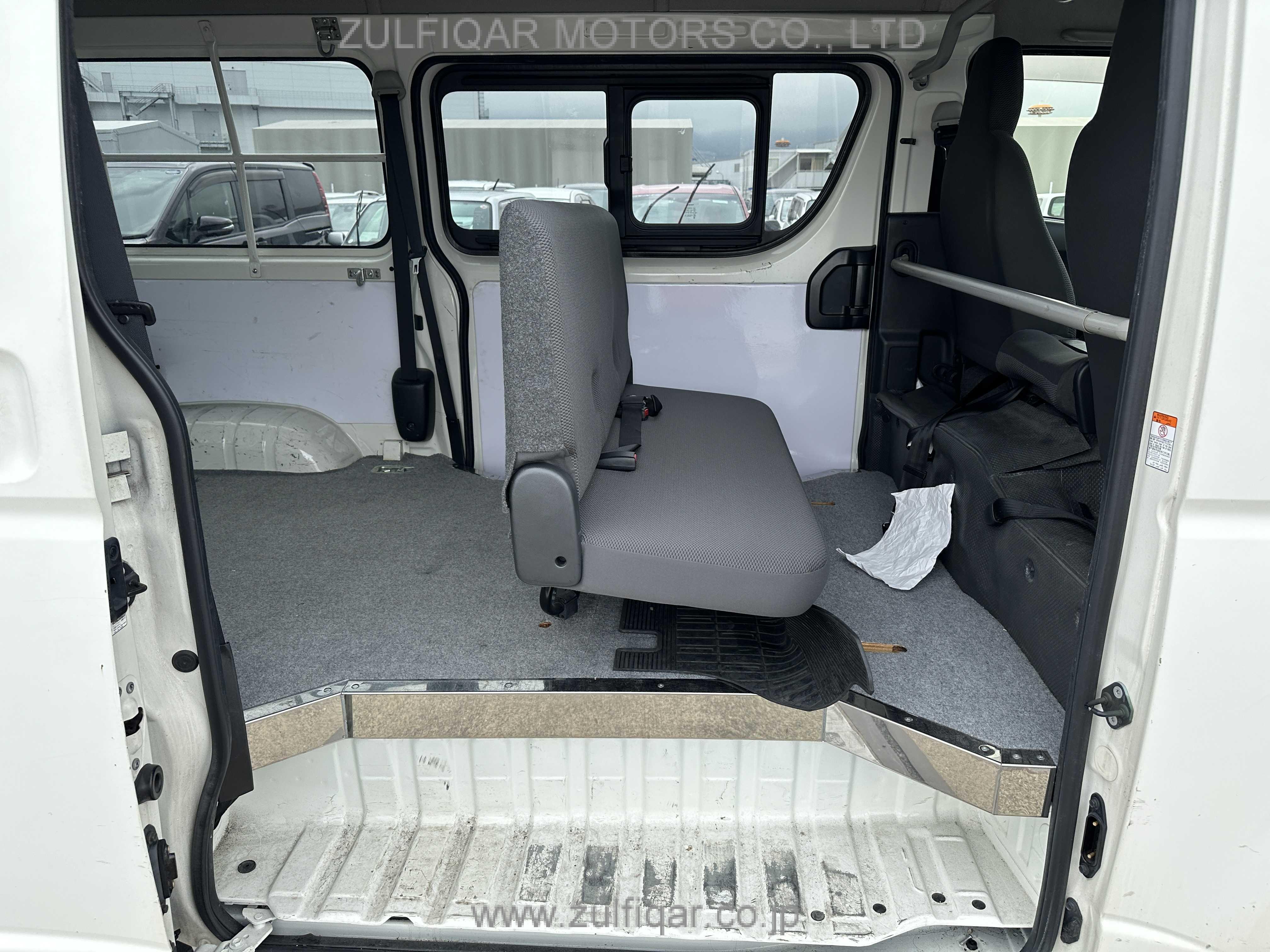 TOYOTA HIACE 2016 Image 23