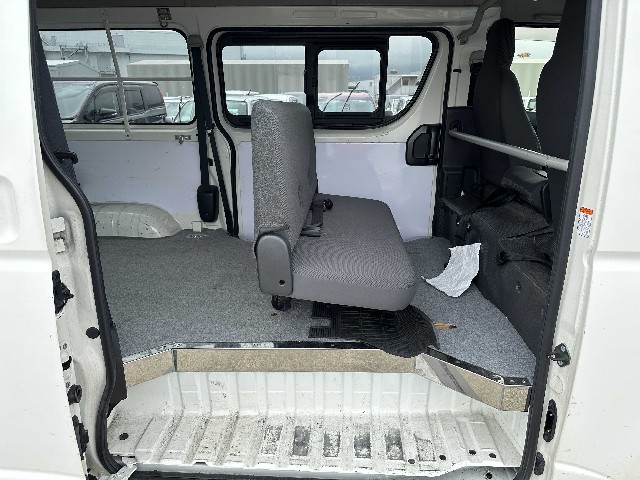 TOYOTA HIACE 2016 Image 23