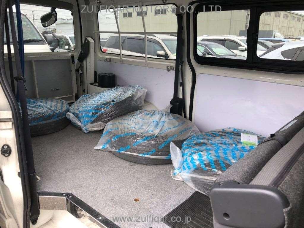 TOYOTA HIACE 2016 Image 7