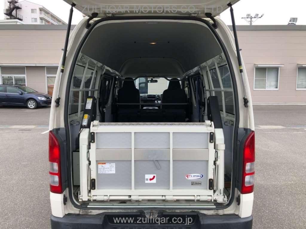 TOYOTA HIACE 2016 Image 8