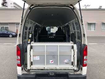 TOYOTA HIACE 2016 Image 8