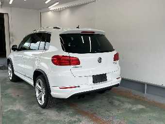 VOLKSWAGEN TIGUAN 2013 Image 2