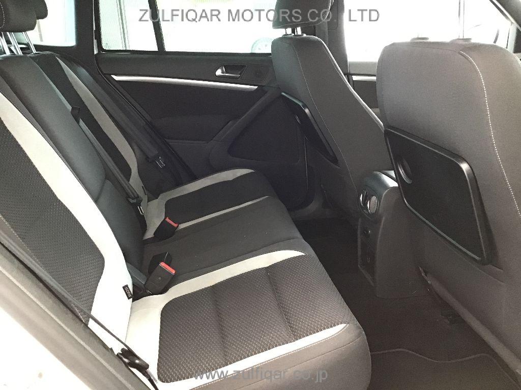 VOLKSWAGEN TIGUAN 2013 Image 6