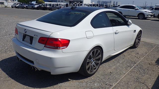 BMW M3 2009 Image 10