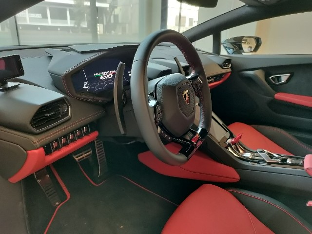LAMBORGHINI HURACAN 2019 Image 30