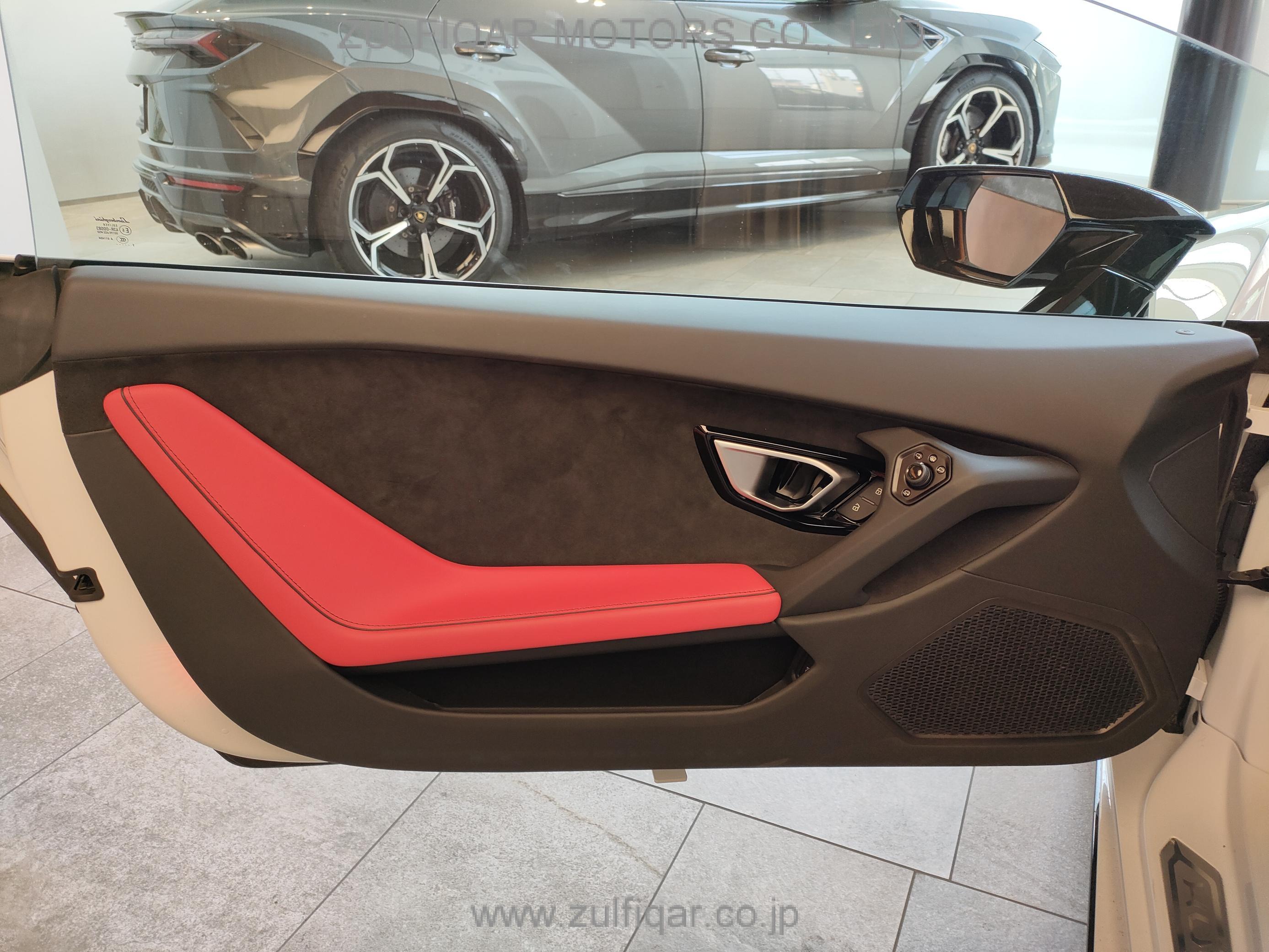 LAMBORGHINI HURACAN 2019 Image 34