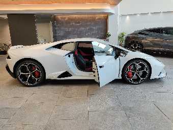 LAMBORGHINI HURACAN 2019 Image 5