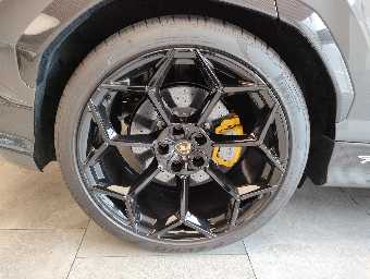 LAMBORGHINI URUS 2023 Image 15
