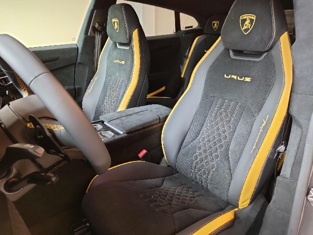LAMBORGHINI URUS 2023 Image 25