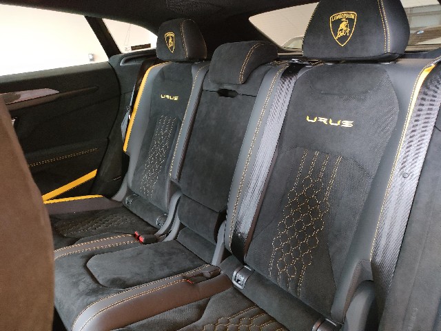 LAMBORGHINI URUS 2023 Image 27