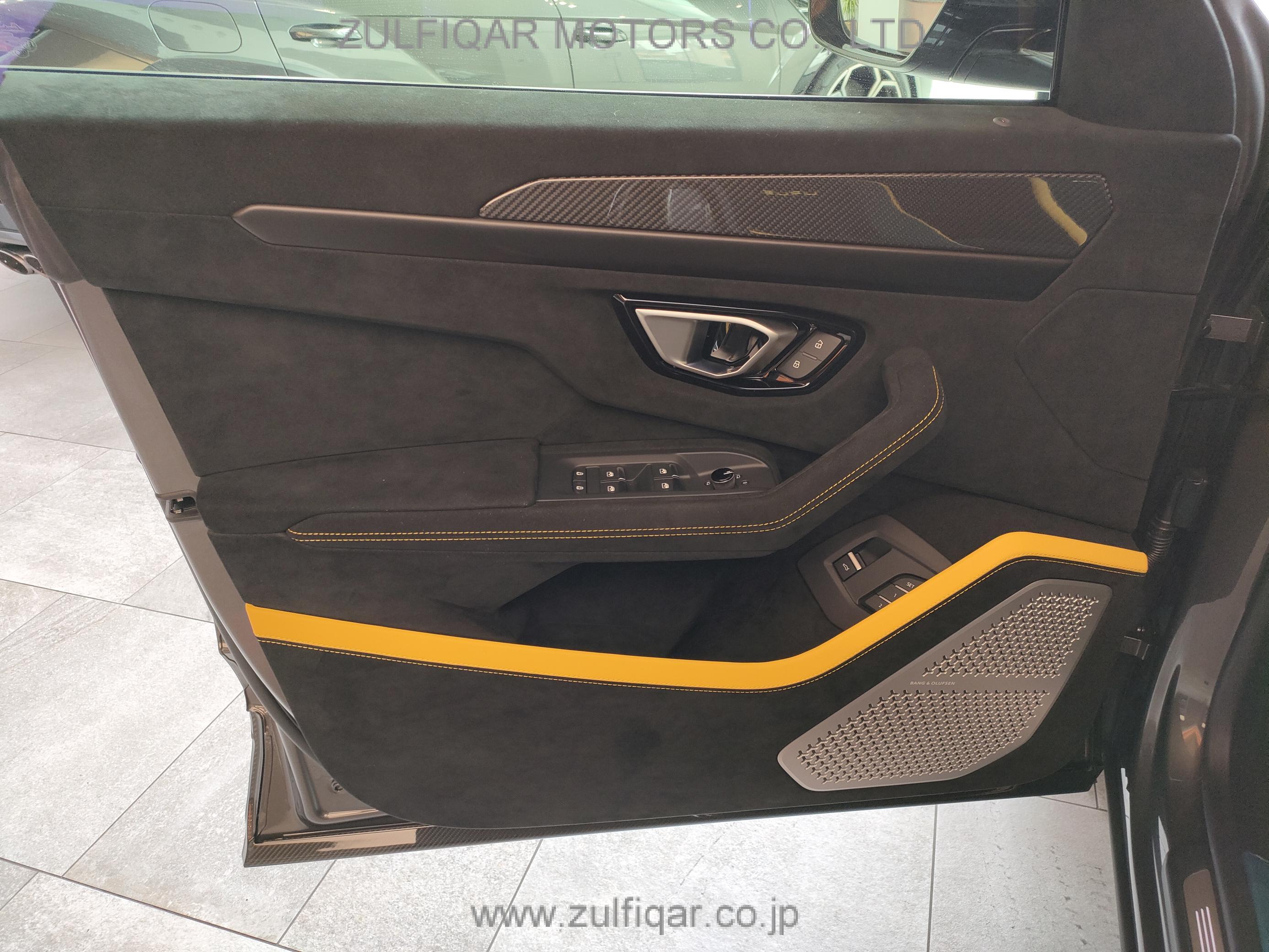 LAMBORGHINI URUS 2023 Image 38