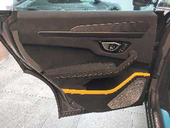 LAMBORGHINI URUS 2023 Image 33