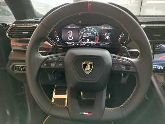 LAMBORGHINI URUS 2023 Image 39