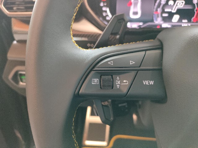 LAMBORGHINI URUS 2023 Image 46