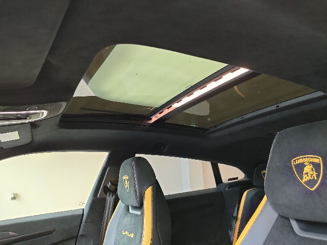 LAMBORGHINI URUS 2023 Image 51