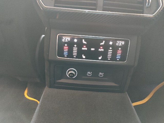 LAMBORGHINI URUS 2023 Image 56