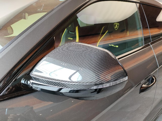 LAMBORGHINI URUS 2023 Image 60