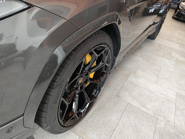 LAMBORGHINI URUS 2023 Image 61