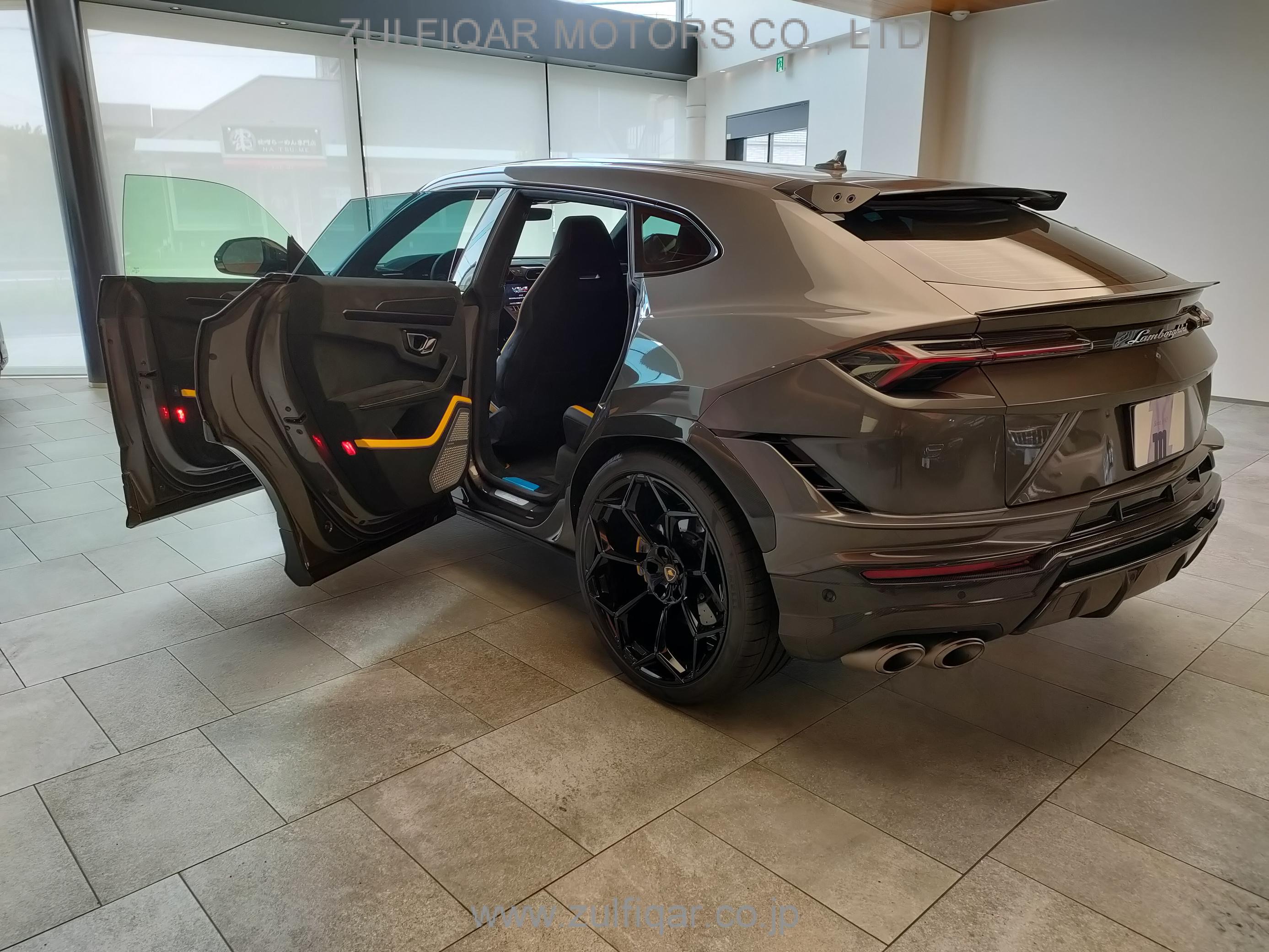 LAMBORGHINI URUS 2023 Image 10