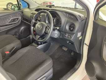 TOYOTA VITZ 2019 Image 5